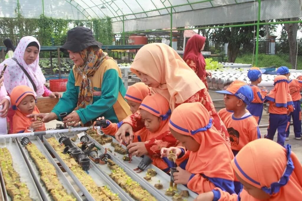 Outing Class RA IT Aulia snapinsta.app 425804798 1044074730225248 3290304304792000887 n 1080