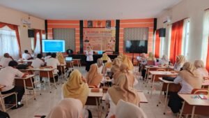 In House Training : Peningkatan Kompetensi GTK Melalui Bedah Rapor Pendidikan dan Inovasi Konten Interatif WhatsApp Image 2026 07 08 At 12.47.21 300x169